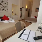 Aria Oda ve Kahvaltı 4*