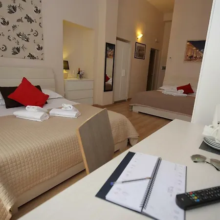 아리아 룸스 B&B 4*
